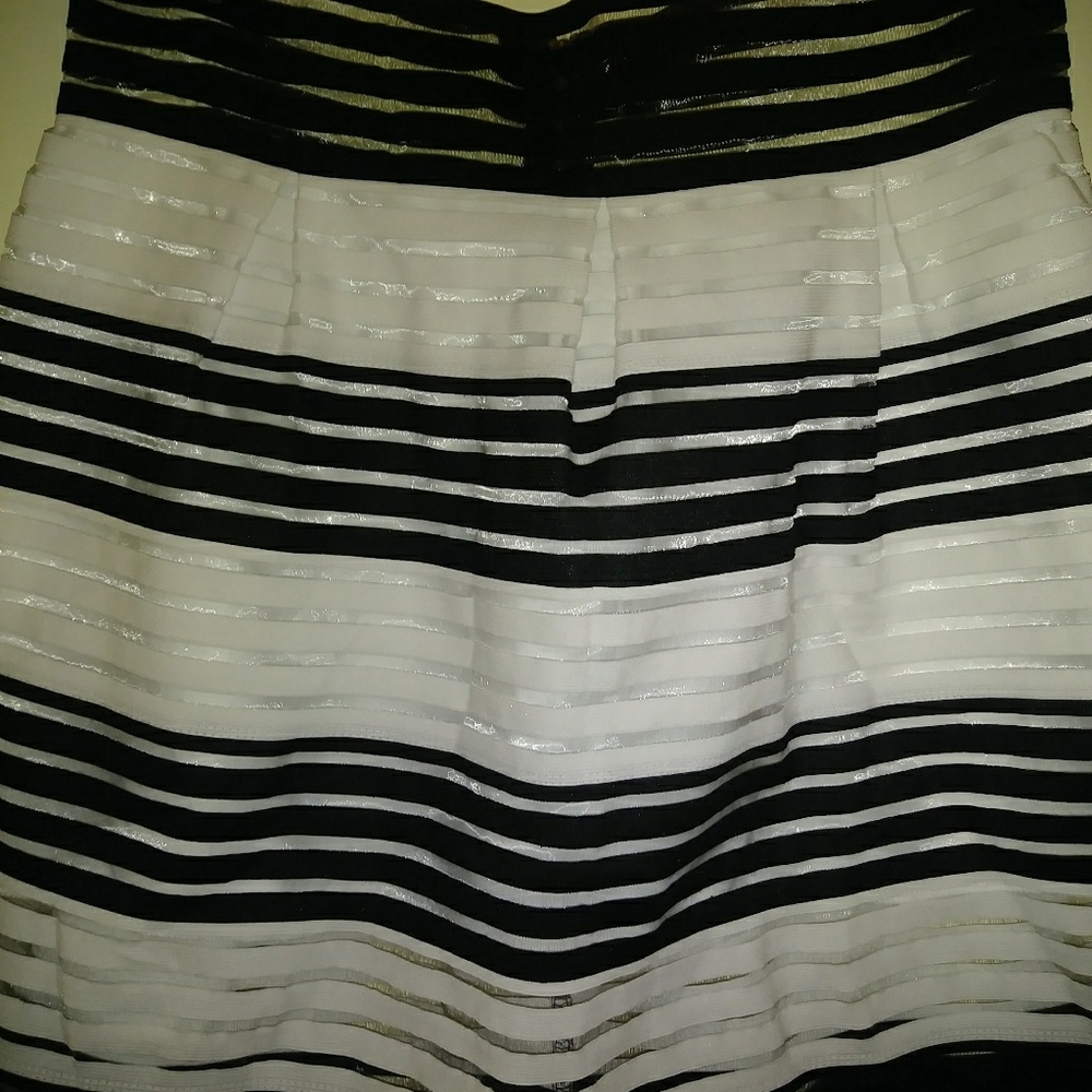 Lauch Me Skirt Black & White H-Stripped skirt
